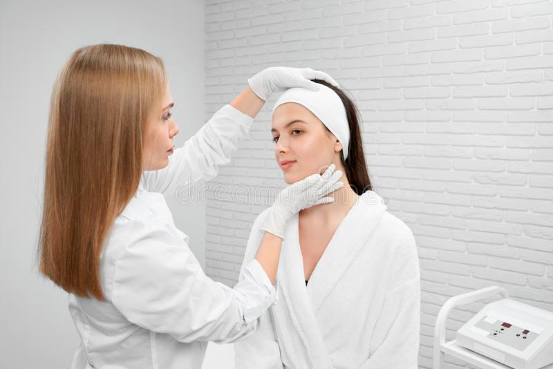 Купить диплом врача косметолога Купить диплом врача косметолога